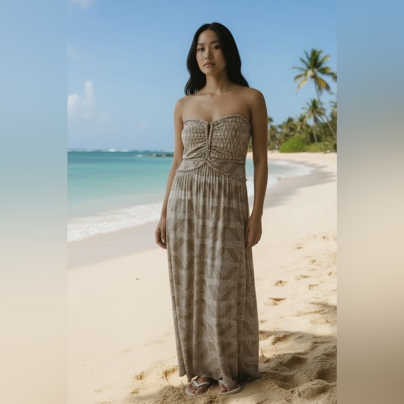 Guess Dresses & Skirts - Elegant and Distinctive Guess White/Beige Abstact Maxi Dress -Size M